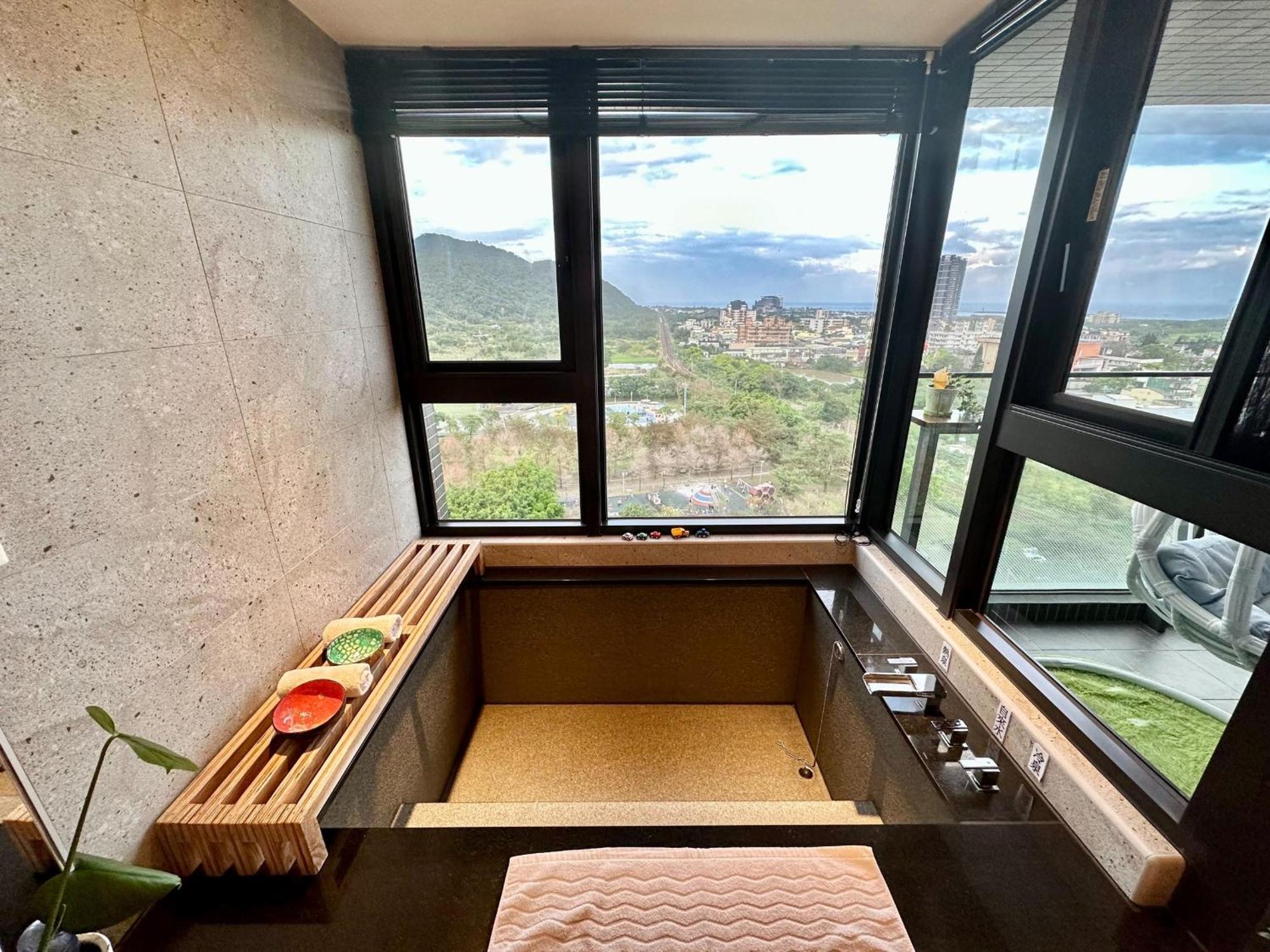 Apartamento Toucheng Happyhouse頭城黑皮家 附早餐 Exterior foto